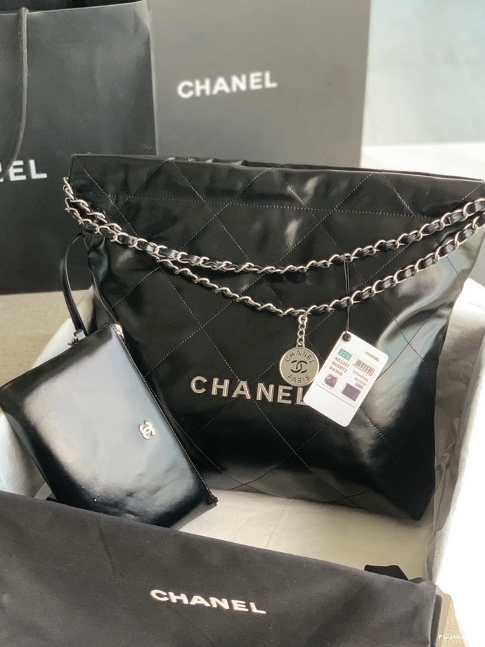 First Bag Ru HANDBAG CHANEL 22 0817